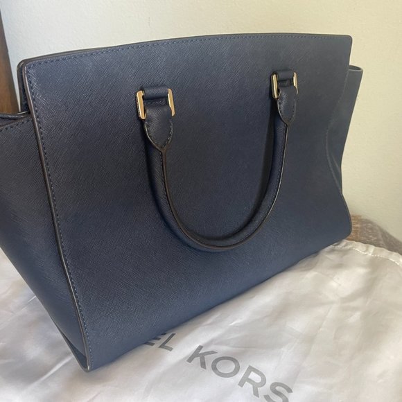Michael Kors Large Tote Bag - Picture 4 of 5